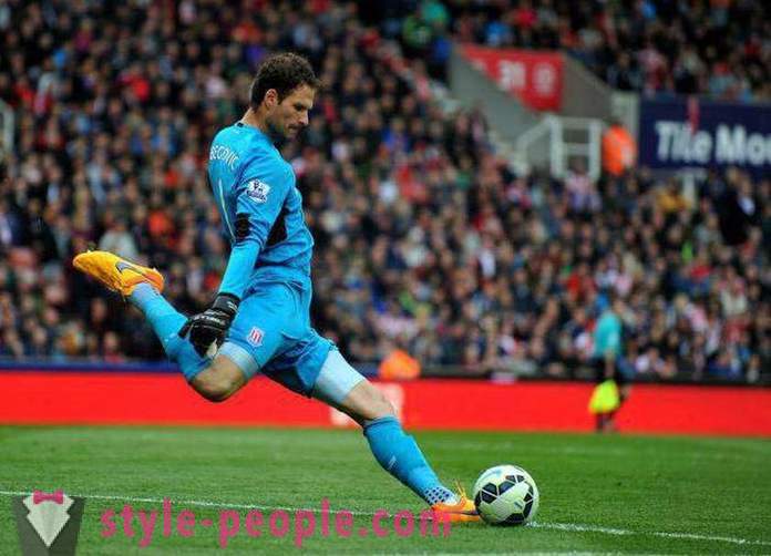 Asmir Begovic: karera at mga nakamit goalkeeper