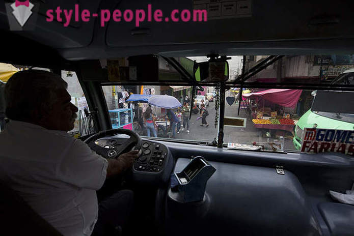 Bakit Mexico City residente bumili ng dummy mobile phone