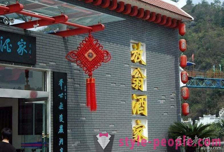 Fanven: Chinese restaurant sa ibabaw ng bangin