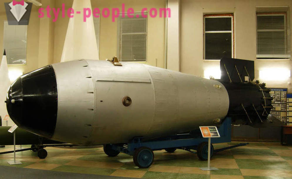 Paano gumagana ang hydrogen bomb