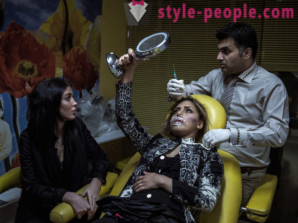 Islam, sigarilyo at Botox - ang araw-araw na buhay ng mga kababaihan sa Iran