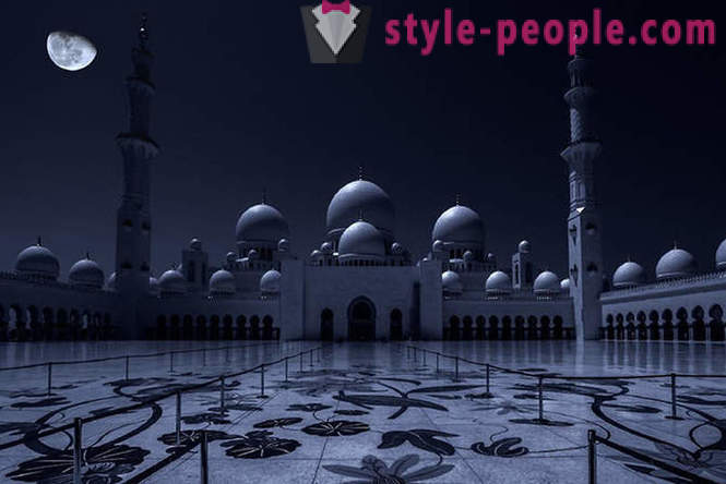 Sheikh Zayed Mosque - ang pangunahing showcase pagkalaki-laki kayamanan ng Emirate ng Abu Dhabi
