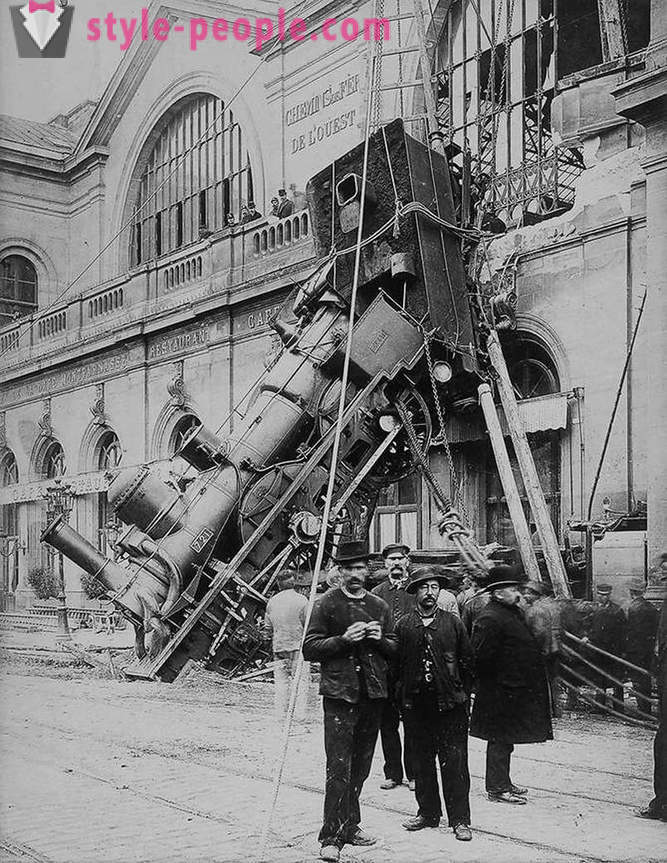 Sanayin ang wreck sa Montparnasse Station sa 1895