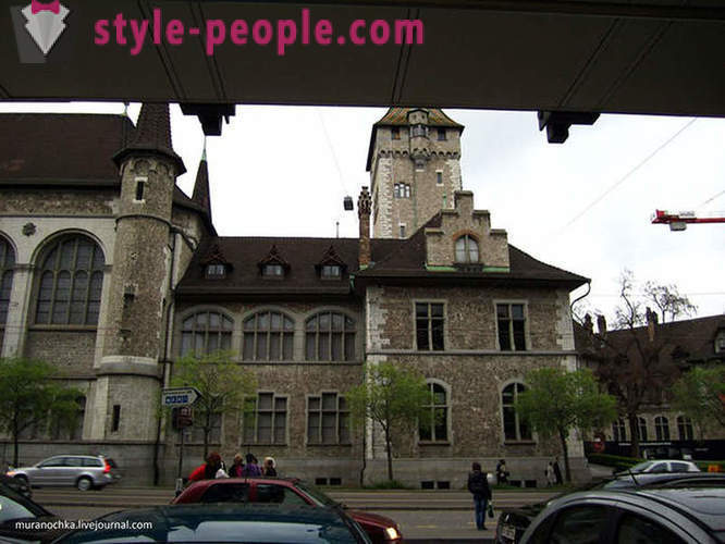A lakad sa pamamagitan ng lumang lungsod ng Zurich