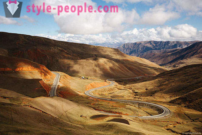 Ang pinaka magandang kalsada - Pamir Highway