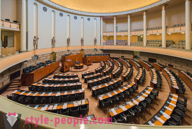 Tour ng Parliament of Finland