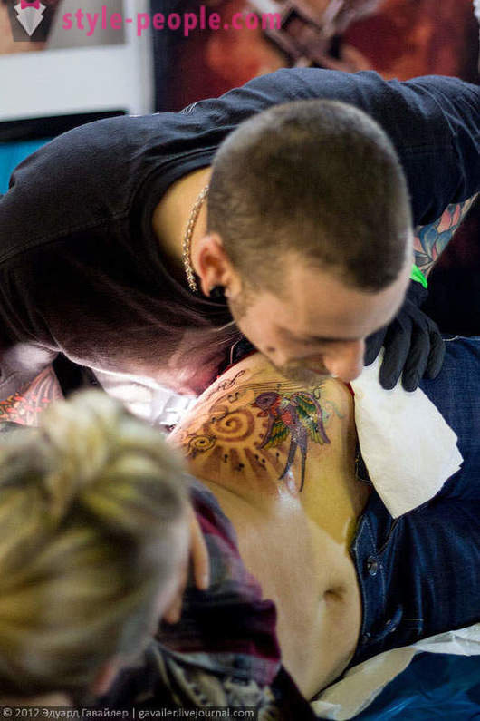 Tattoo Art sa internasyonal na kombensiyon sa Berlin