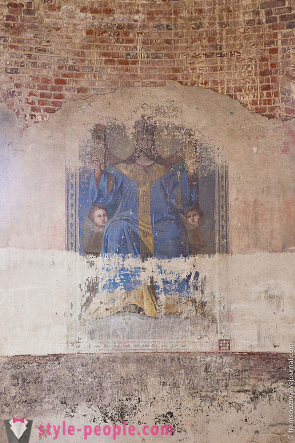 Inabanduna ng mga simbahan at frescoes sa rehiyon Lipetsk