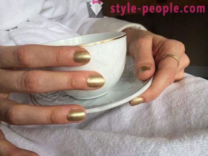 Fashionable ginto manicure: mga larawan at mga ideya