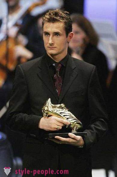 Miroslav Klose: talambuhay at karera ng isang manlalaro ng football