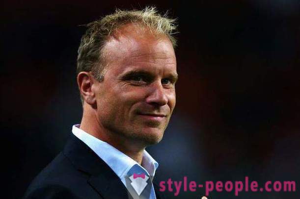 Dennis Bergkamp - Dutch football coach. Talambuhay sports karera