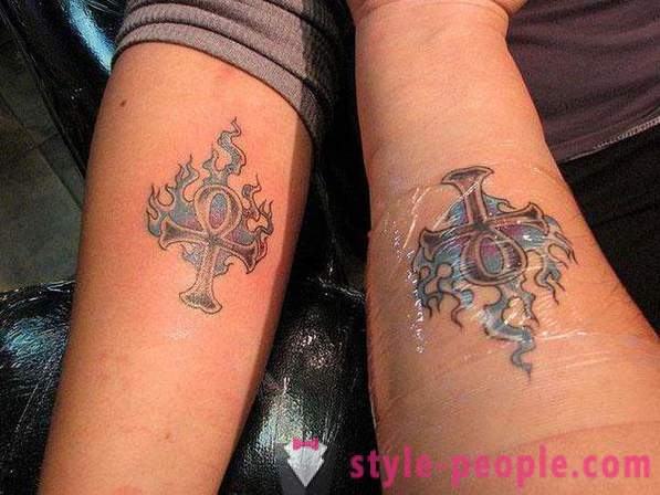 Nakapares tattoo para sa dalawang - kasalukuyan patunay sa walang hanggang pag-ibig