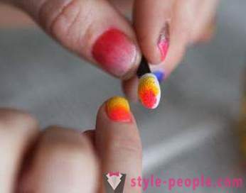 Easy Manicure may punasan ng espongha