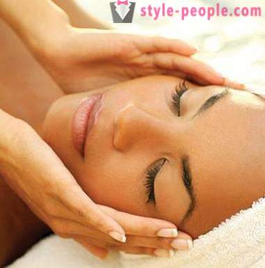 Facial massage anti-wrinkle - ihinto ang oras sa kanilang mga kamay