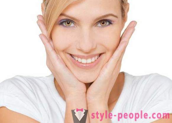 Facial massage anti-wrinkle - ihinto ang oras sa kanilang mga kamay